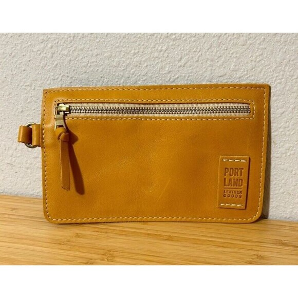 Portland Leather Goods Handbags - Portland Leather Goods Wristlet Wallet Adriana Pouch Brown Leather Zip Clutch
